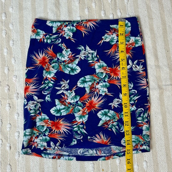 Lush Hawaiian floral mini skirt stretch blue cross over front size small - Picture 8 of 9